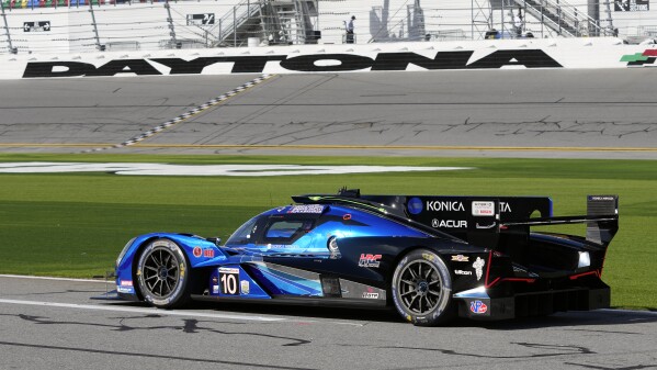 Cadillac looks for perfect weekend at Rolex 24 at Daytona after